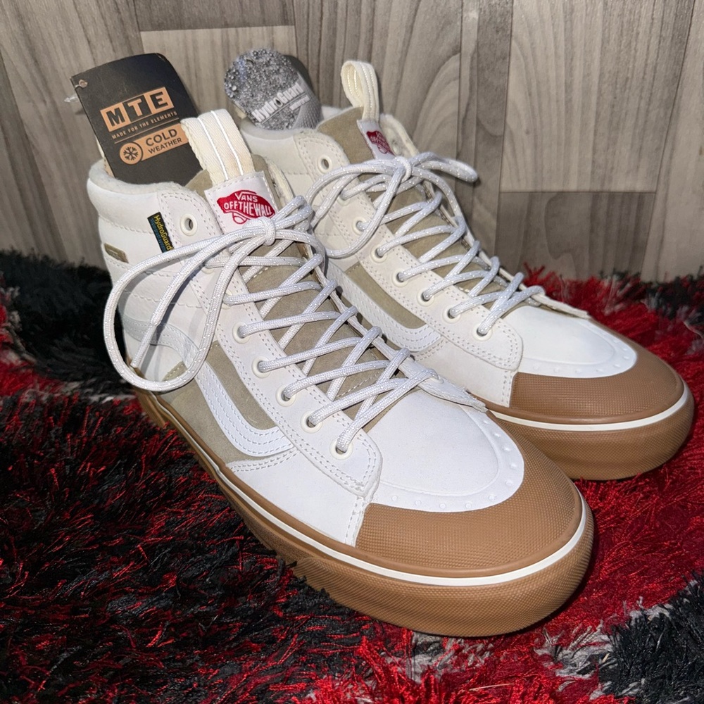 Vans Sk8-Hi MTE-2 White and Tan High-Top Sneakers Classic Design Size: 8 - Picture 5 of 7